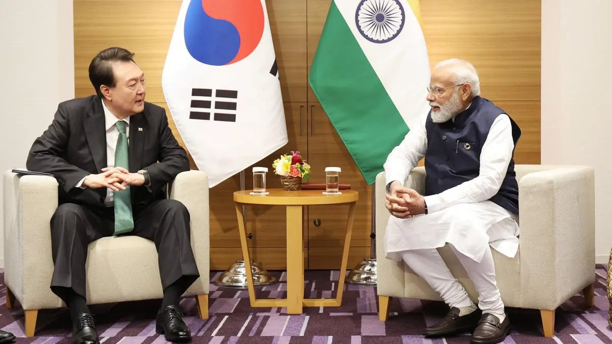 कोरियाली राष्ट्रपति युन र भारतका प्रधानमन्त्री मोदीबीच भेटवार्ता